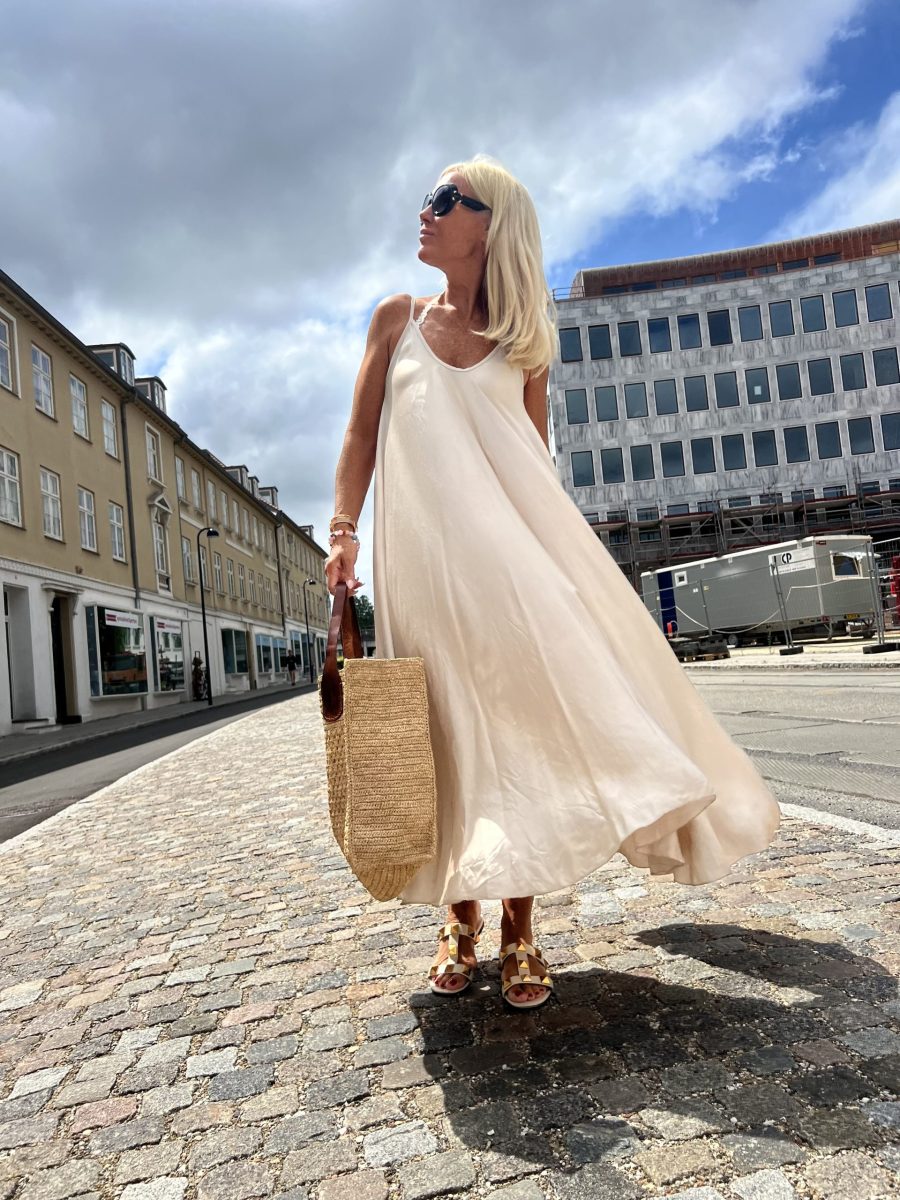 Classic dress strap champagne