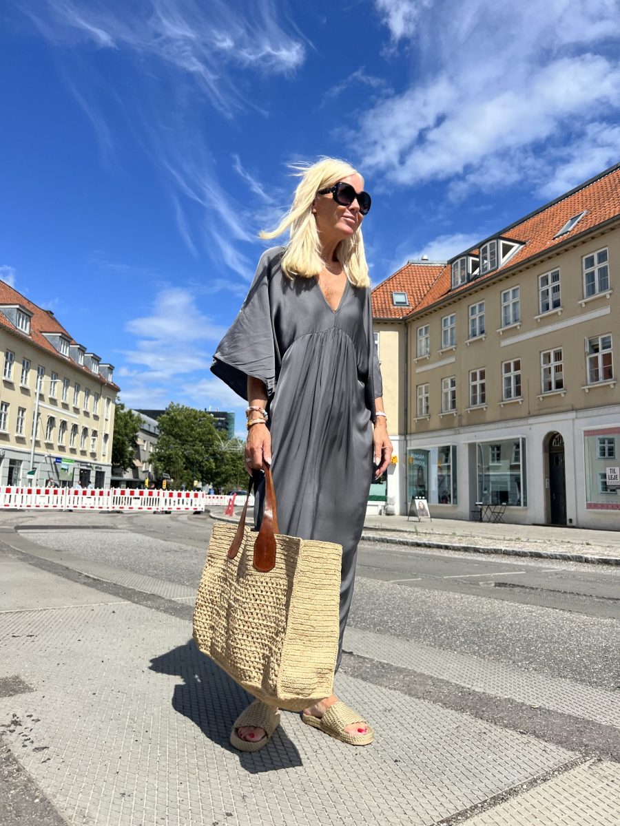 Classic dress Dark grey