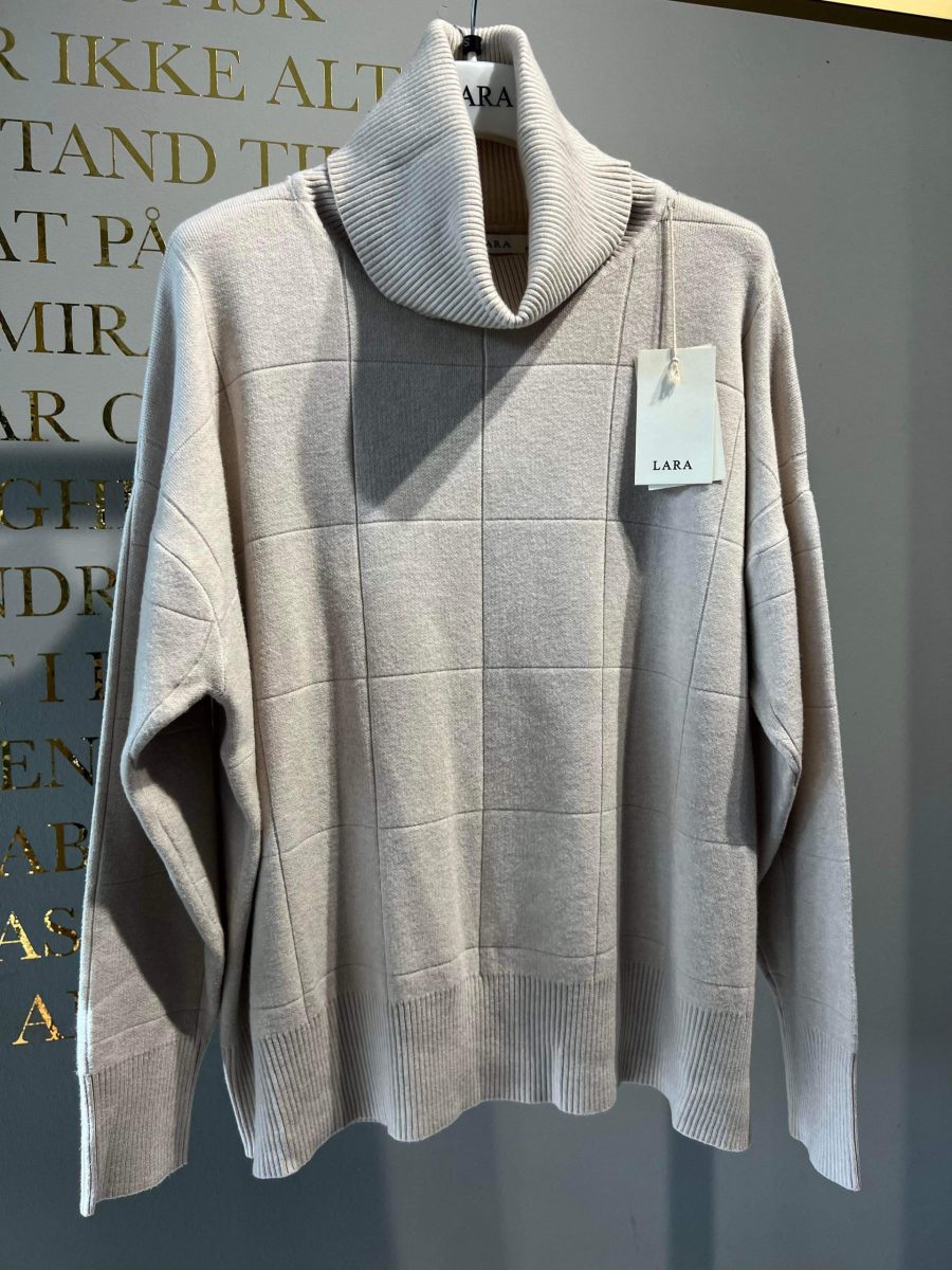 Lara checkered sweater beige