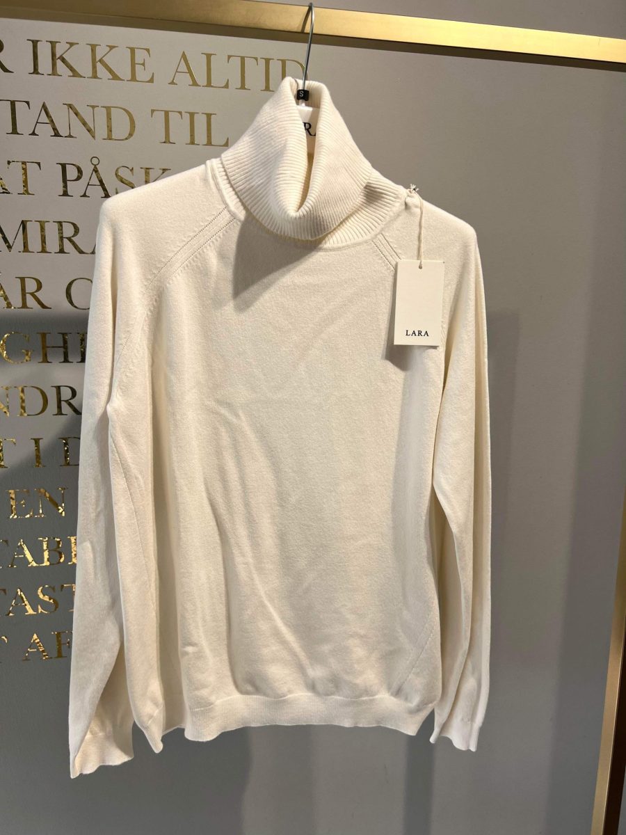 Lara turtleneck sweater creme