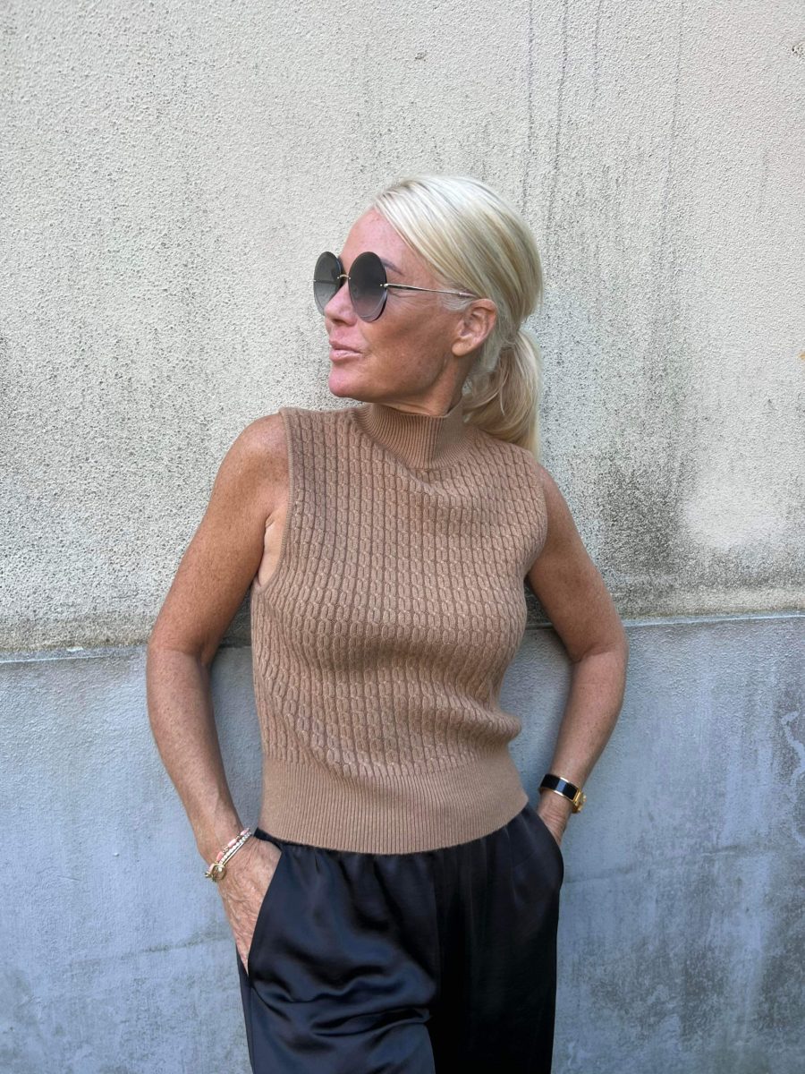 BB knit vest short camel