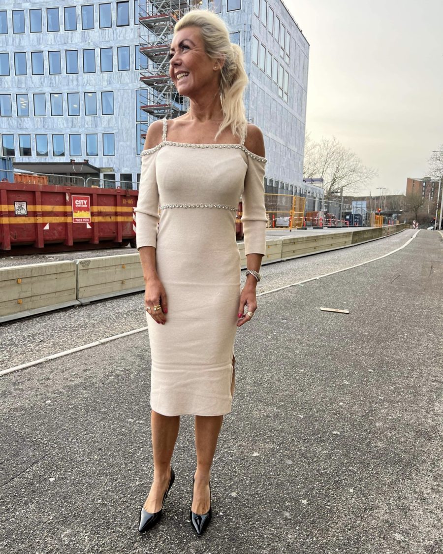 Lara off shoulder dress beige