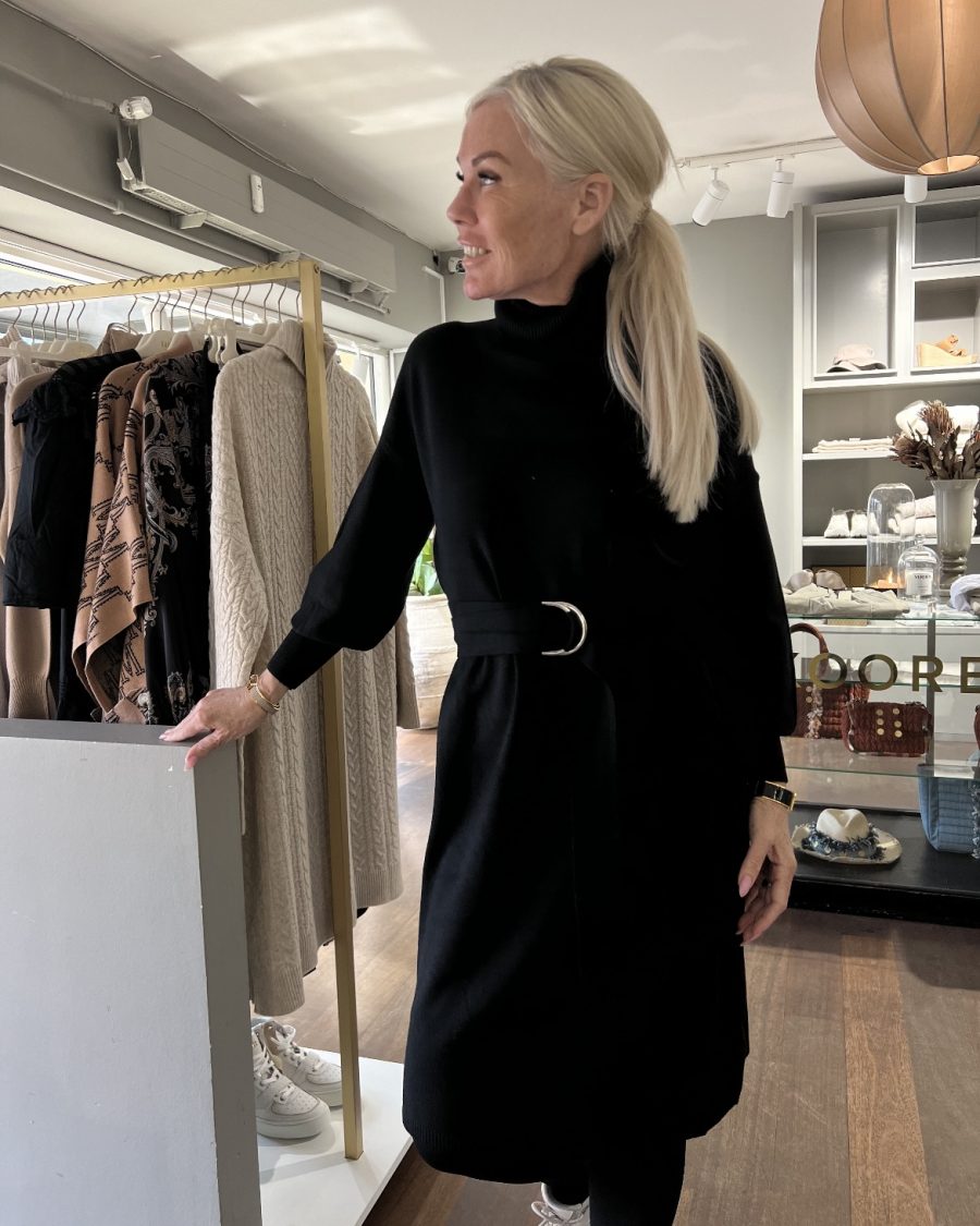 Lara dress with belt black