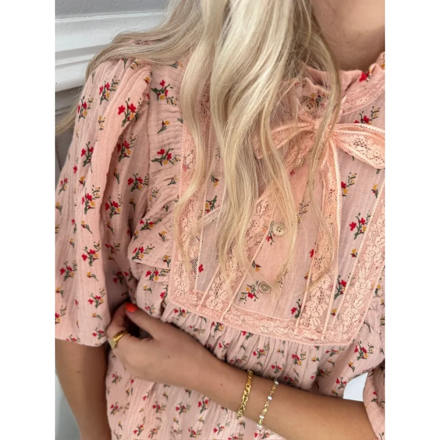 Stories from the atelier breeze blouse rose - Image 2