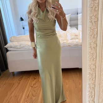 Urban pioneers long dress green pre order