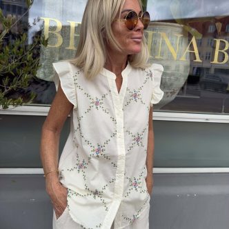 BB embroidery top ivory