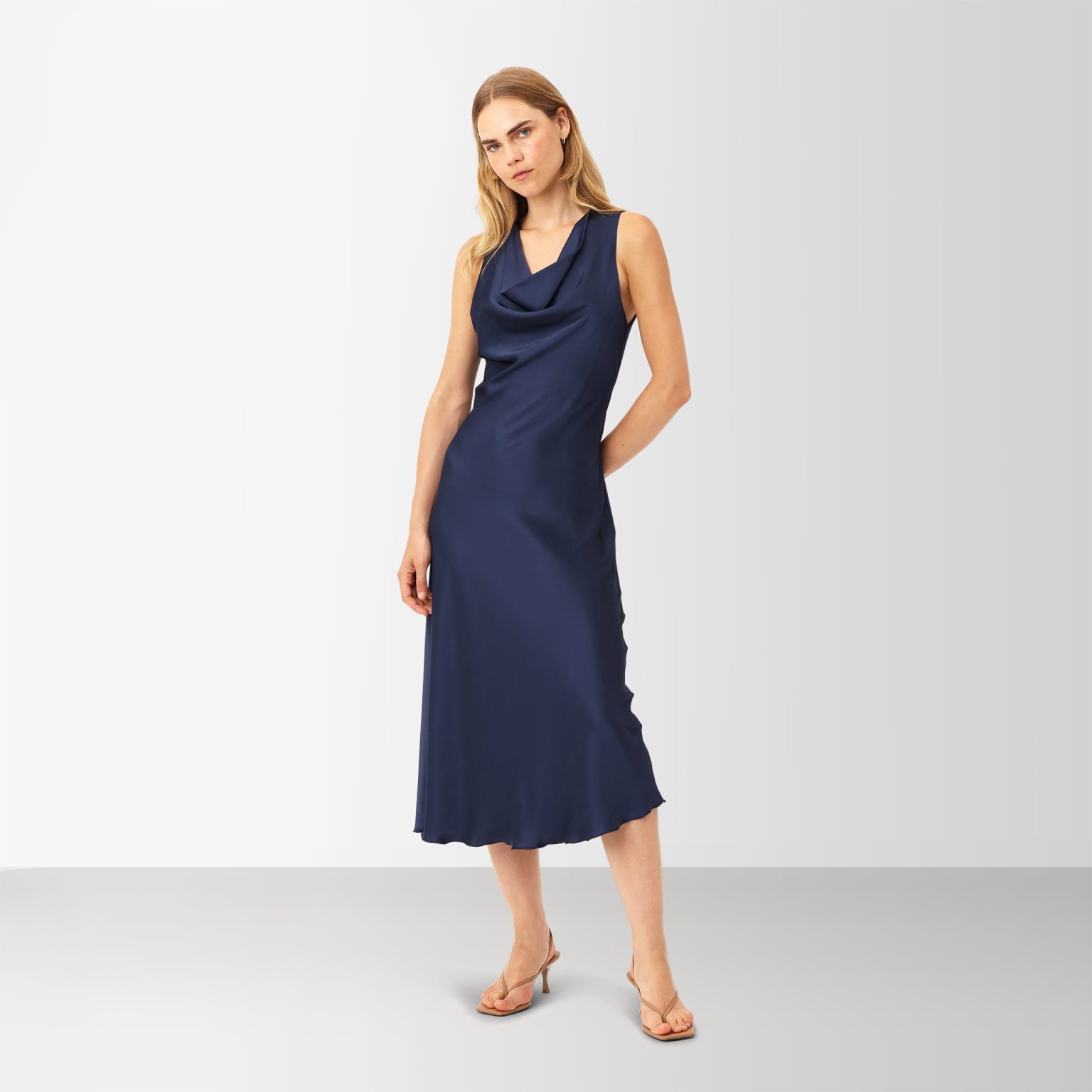 Karmamia flow dress semi rich navy - Billede 4