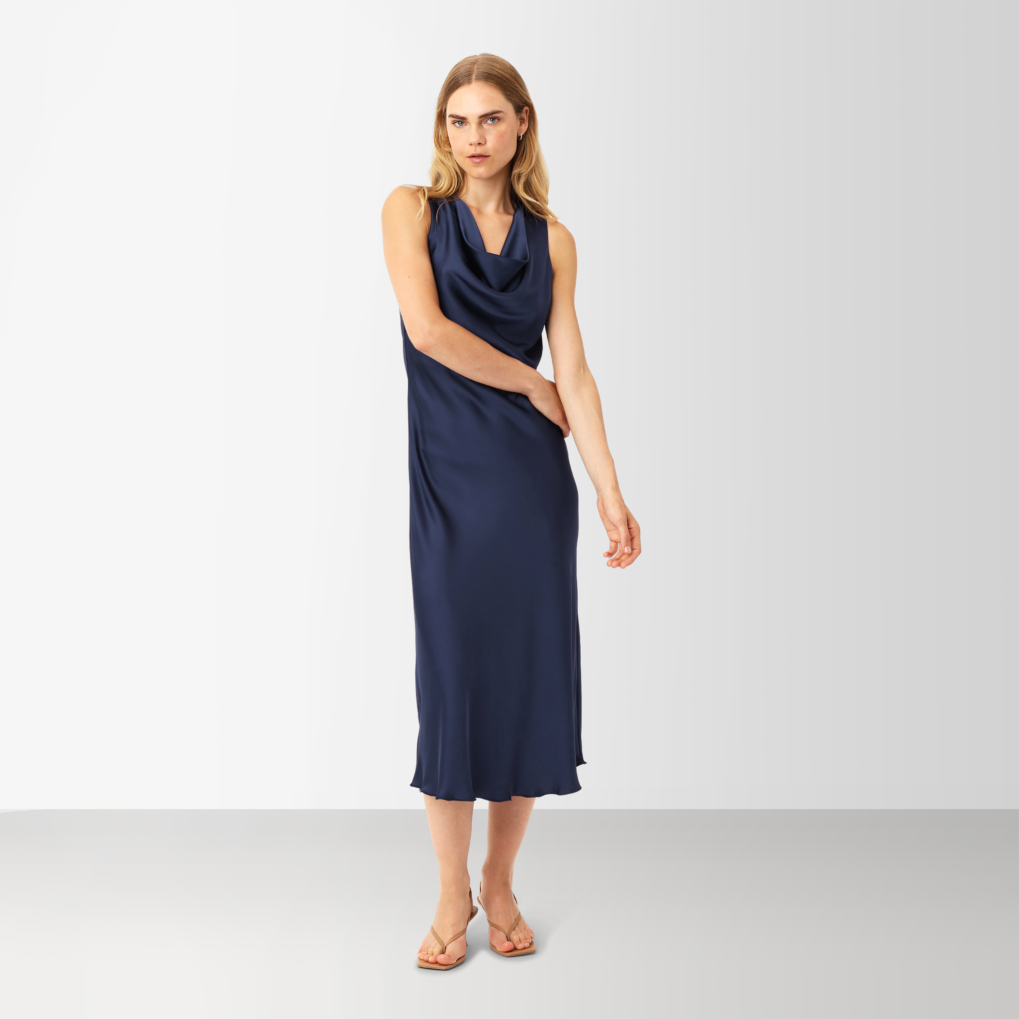 Karmamia flow dress semi rich navy - Billede 5