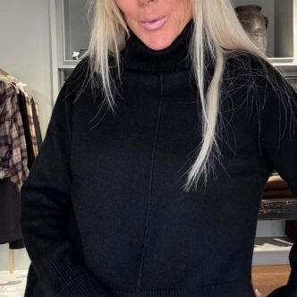 BB emma turtleneck with slits black