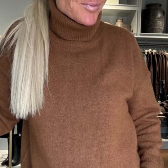 BB oli turtleneck tabacco